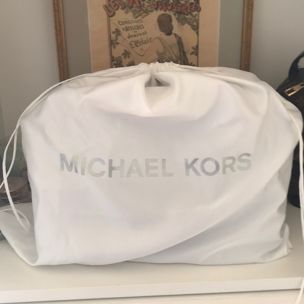 MICHAEL KORS SELMA MEDIUM SATCHEL - Picture 7 of 8